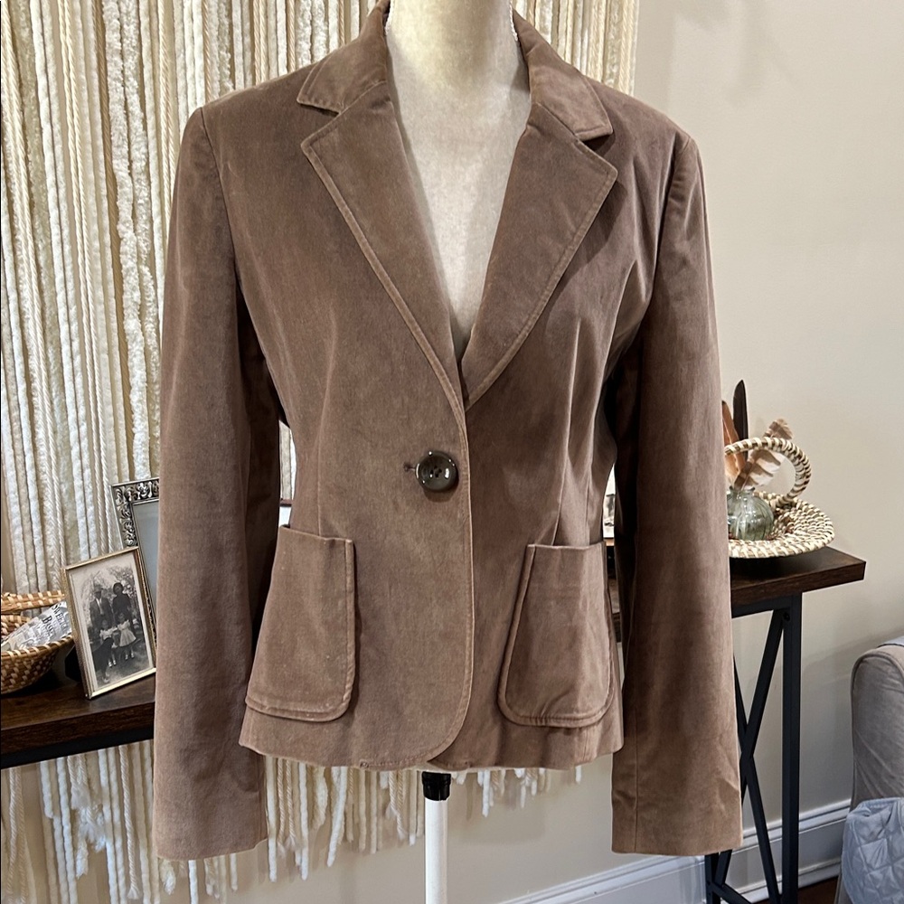 Sweet Jacket - Picture 2 of 16